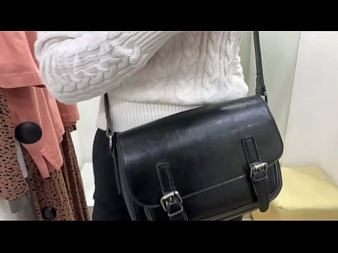 ❤️ Offentlig onani af ung kælling FeralBerry med en dildo i prøverummet ❤️ Super porno at da.xinwen1288.top